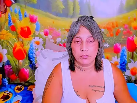 indianroxy's Live XXX Chat