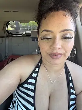 Онлайн чат XXX CarmelaAnthony