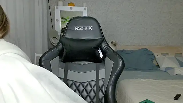 Owly_NZ: απευθείας συνομιλία ΧΧΧ