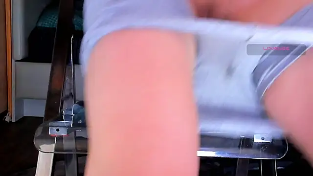 Cameltoe_squirt_inPants: онлайн-секс-чат