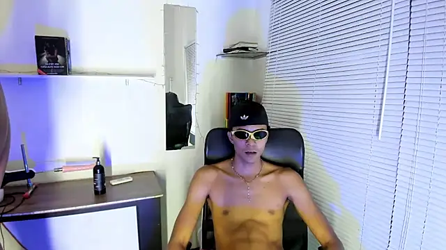 Chat +18 de xxKamadevaxx ao vivo