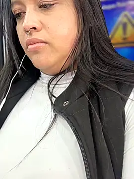 -Mia1 – Live XXX-chat