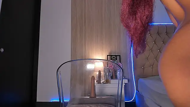 Maddyluxe: διαδικτυακό σόου στην κάμερα