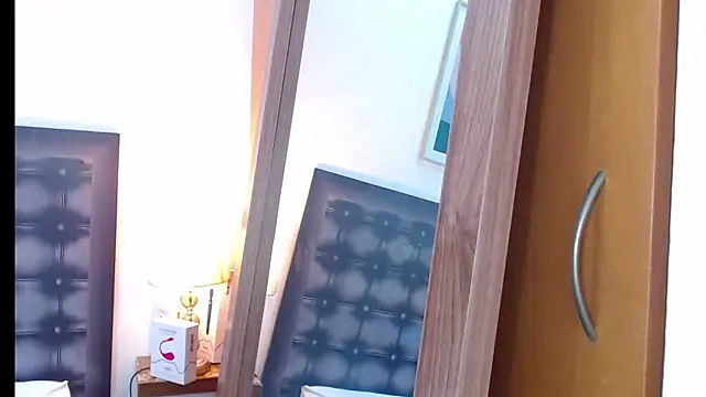 sandra_20のウェブカメラショー