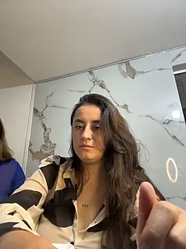 Antonella_Julieta Adlı Modelin Canlı XXX Sohbeti