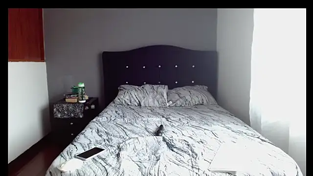 Chat +18 de Emilia_1995 ao vivo