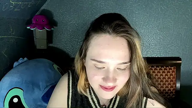 CarmelaLiebherr Adlı Modelin Canlı XXX Sohbeti