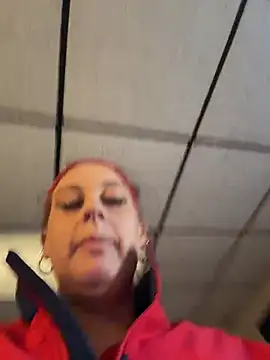 Milfshortcakes: онлайн-секс-чат