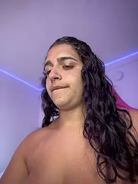 Alice777_ Chat XXX in diretta