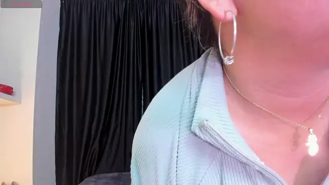 ScarletBigTitties: απευθείας συνομιλία ΧΧΧ