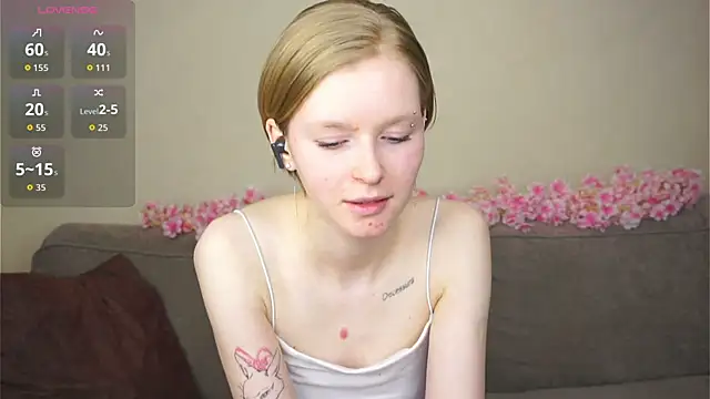 ToyaPletz Chat XXX in diretta