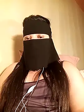 LONA-_- Adlı Modelin Canlı XXX Sohbeti