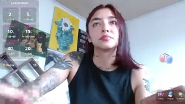 ZoeBakers_ élő XXX-chatje