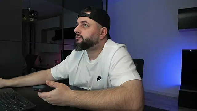 Chat +18 de DravenPeak ao vivo