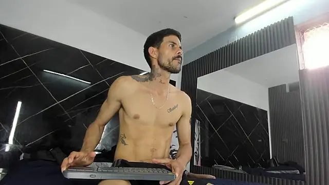 Show modela Leo_Vesper na web-kameri