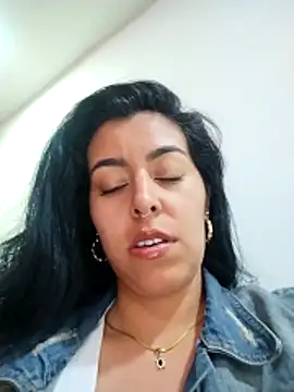 Luianna Live XXX-Chat