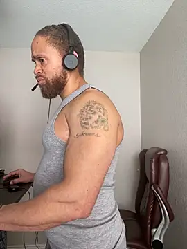 Chatroom XXX en direct de Fathero1time