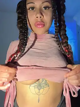 XXX chat uživo modela HaileyDiana