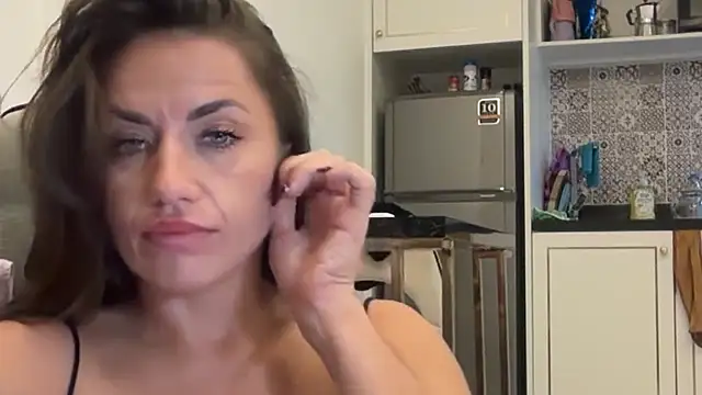 Roriann Chat XXX live