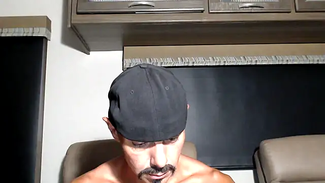 ThickD2C লাইভ XXX চ্যাট