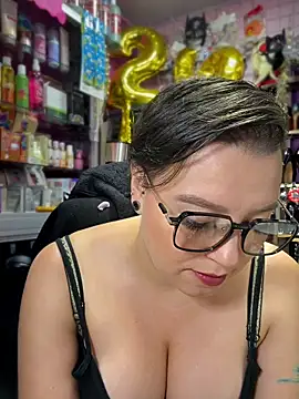 Chat XXX en directo de TamySweetness