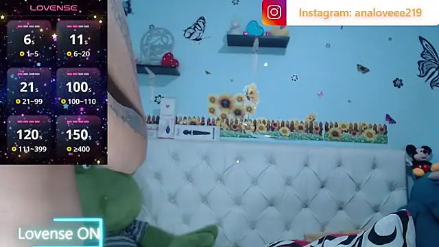 ana_studio's Live XXX Chat