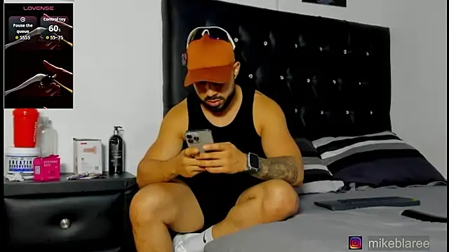 mikeblaree's Live XXX Chat