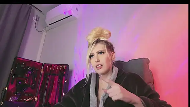 Show modela Liya_Liss na web-kameri