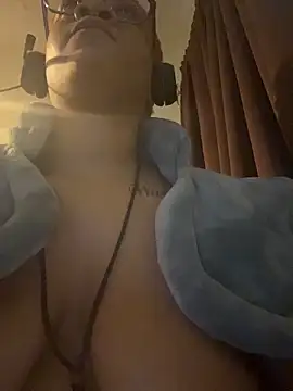 Živý XXX chat nickytheehawtie