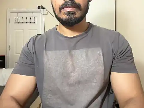 celibate-monk élő XXX-chatje