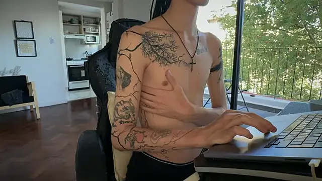 Den_BlueXx élő XXX-chatje