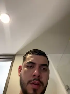 Dimitri_Bass live XXX chat