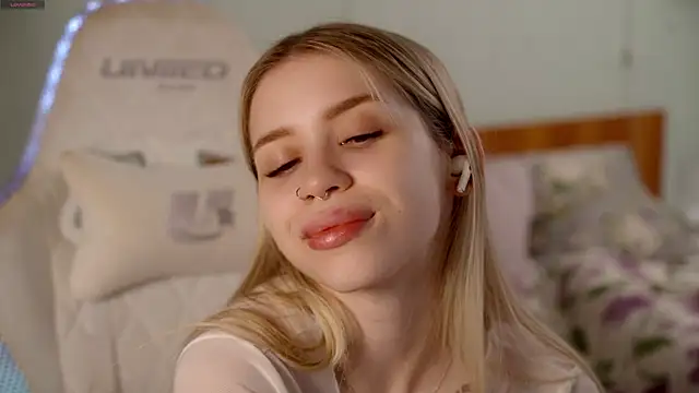 ho1yho1e Pertunjukan Webcam