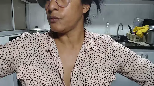 kateleyagrey's Live XXX Chat