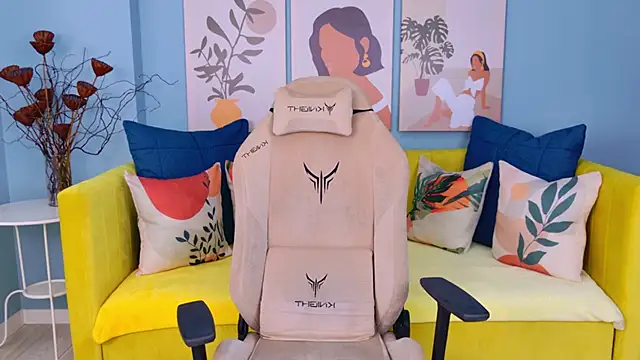 LeyaAtwood's Live XXX Chat