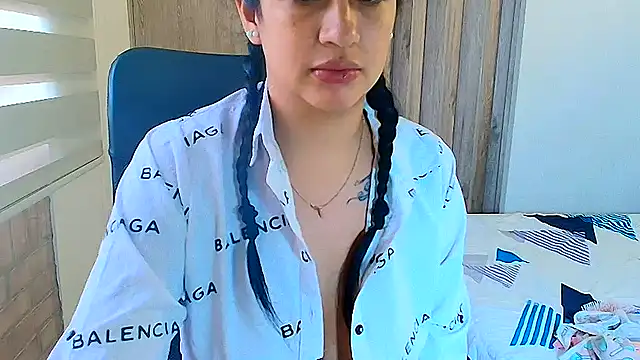 sara2520's Live XXX Chat