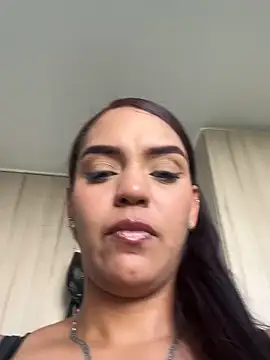 عرض كام Sara-77