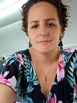 emiliemilf: απευθείας συνομιλία ΧΧΧ