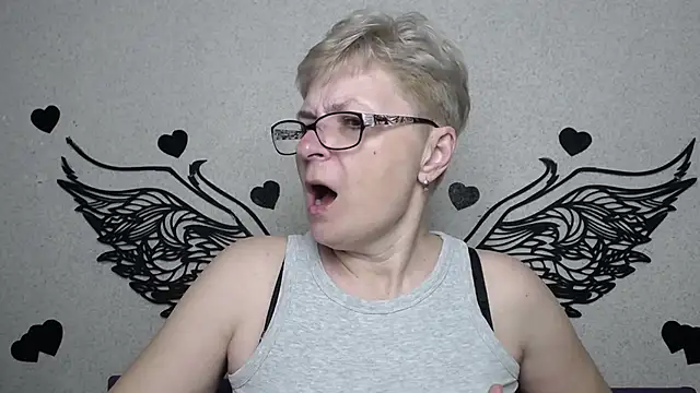 EmiliaGree – Live XXX-chat