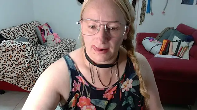 Онлайн чат XXX emperabigbootybigass