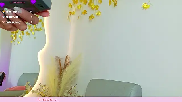 Ambar_Carter Show in webcam