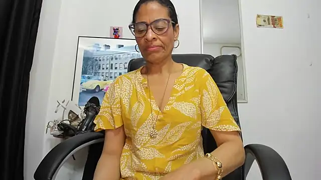 Aries_Mature Live XXX-Chat