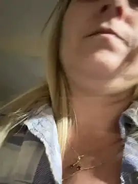 NikkiBlisssのライブXXXチャット