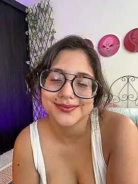 Avelyne's Live XXX Chat