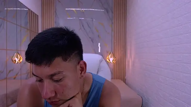 DominantBoy4 Webcam-Show