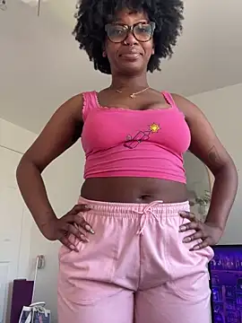 Chat +18 de mochamimi ao vivo