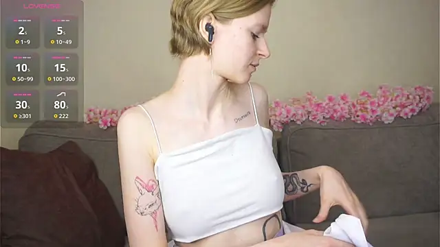 ToyaPletz's Live XXX Chat