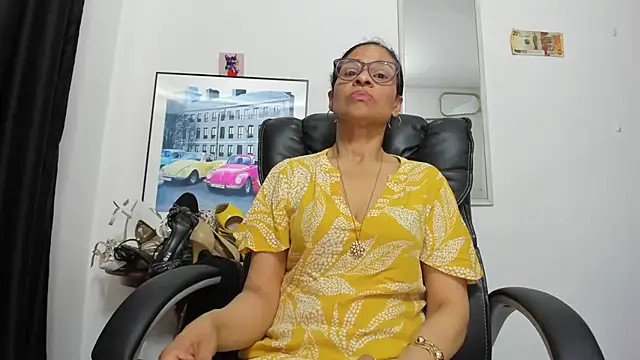 Aries_Mature 网络视讯表演