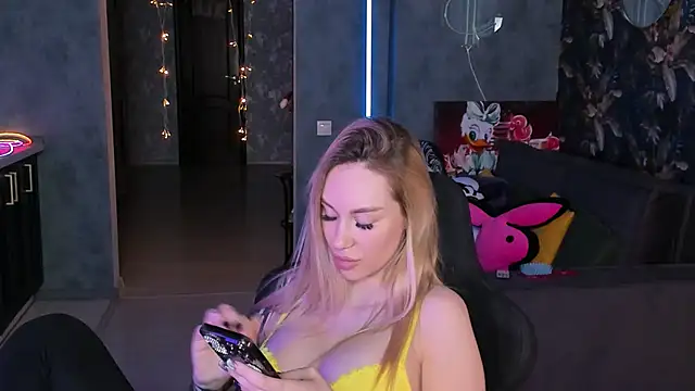 Blckmirrorr's Live XXX Chat