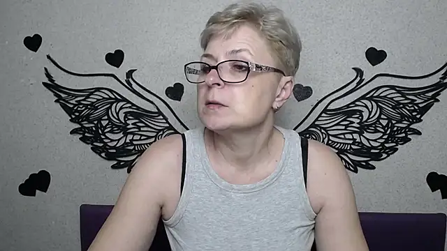 EmiliaGree 即時 XXX 聊天